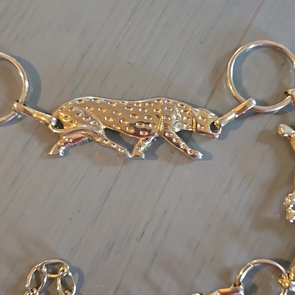 Women's Gold tone SHINY Metal Leopard/ Jaguar slip clasp belt Vintage Sz.L/XL